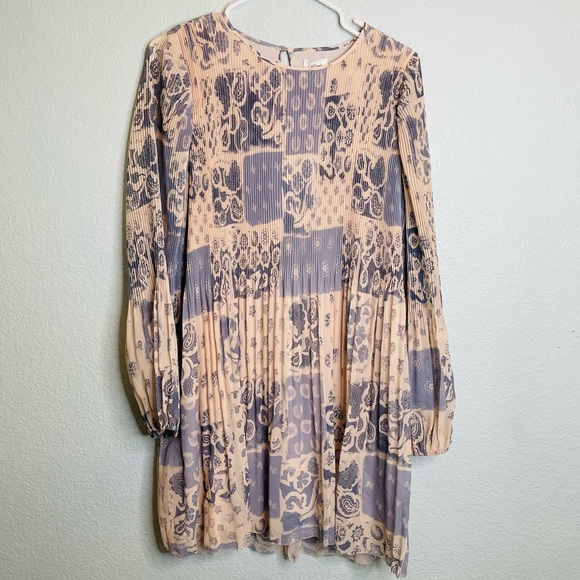 Wilfred Dresses & Skirts - Aritzia Wilfred Daydreamer Long Sleeve Accordion Pleated Mini Dress | NWT | Med